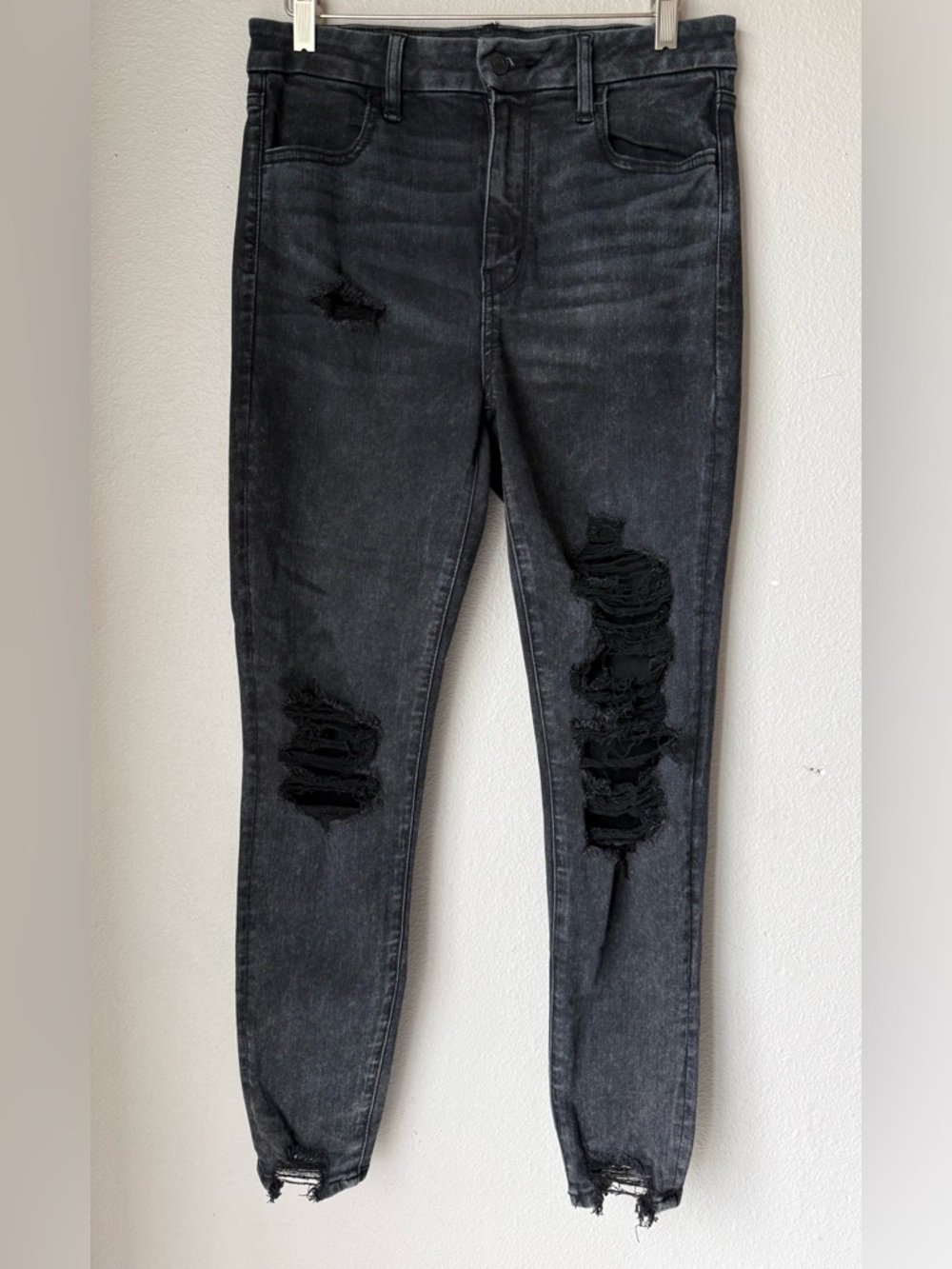 American Eagle Super High Rise Black Distressed Jegging Women’s Size 10R Stretch